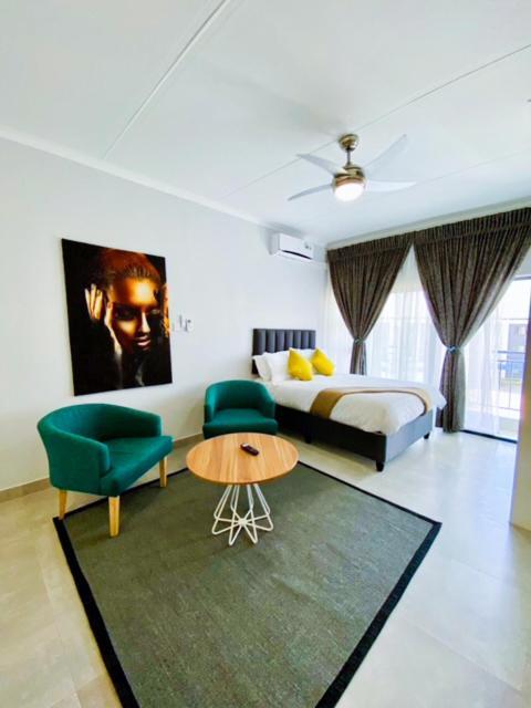 303 Luxury Suite Gaborone Buitenkant foto